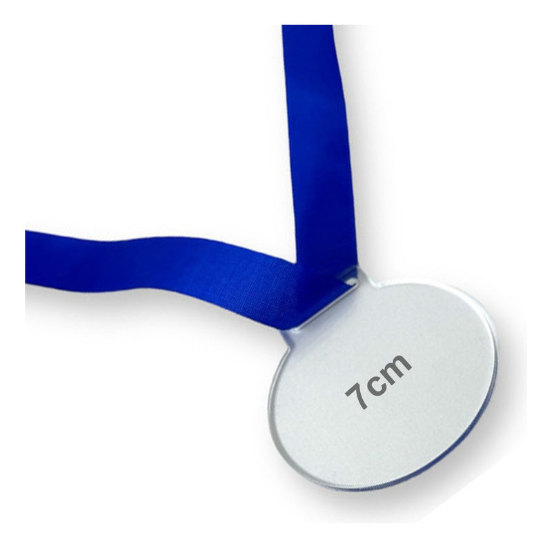 50 Medalhas Redondas 7cm Acrílico Cristal 2mm C/ Fita Azul