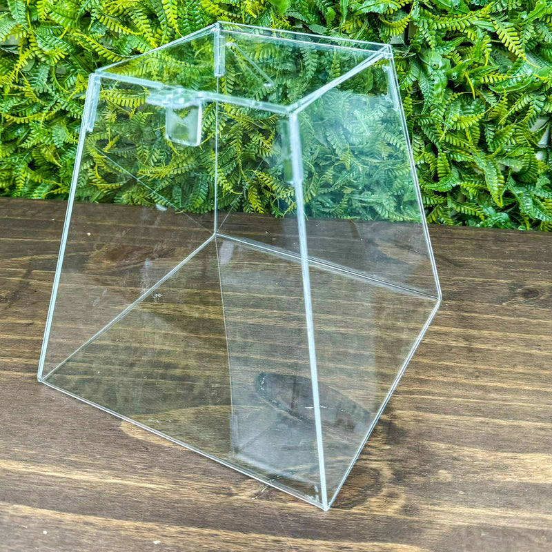 Urna Acrílico Transparente Piramide 20x20x12cm